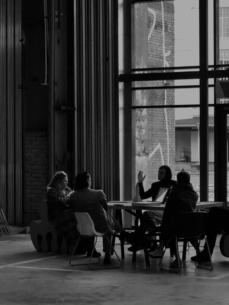 Leadership team in a governance discussion
